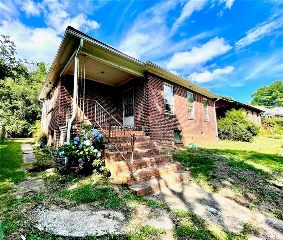 22 Enka Orchard Street Candler NC 28715
