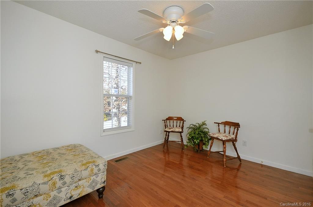 4 Barclay Road Candler NC 28715