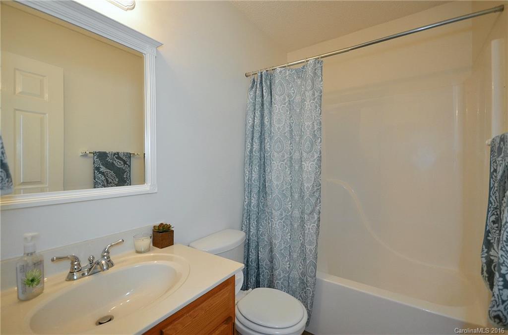 4 Barclay Road Candler NC 28715