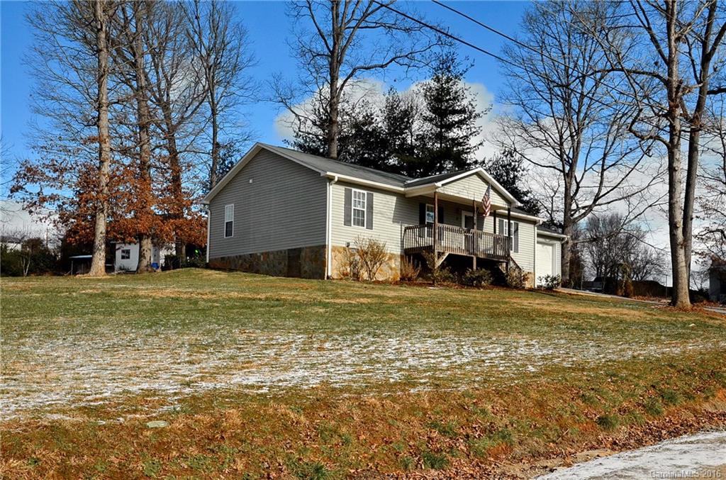 4 Barclay Road Candler NC 28715