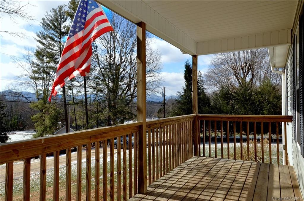 4 Barclay Road Candler NC 28715