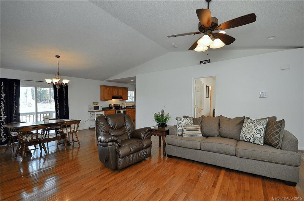 4 Barclay Road Candler NC 28715