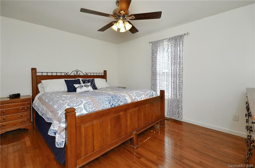 4 Barclay Road Candler NC 28715