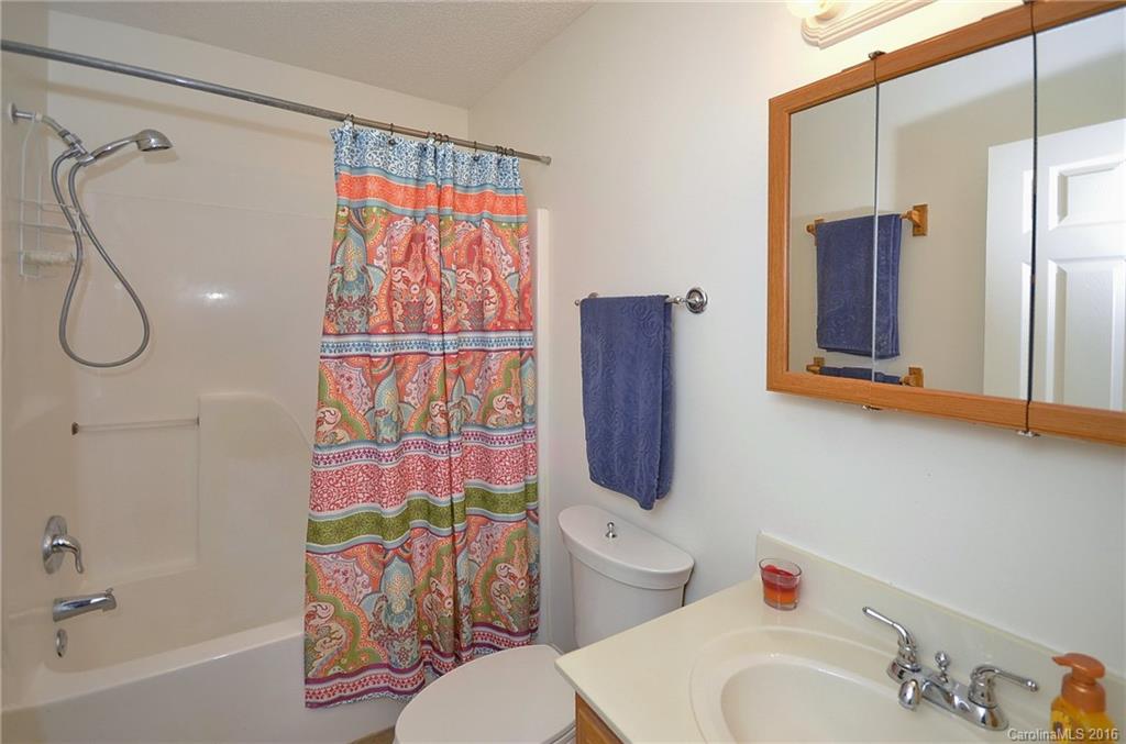 4 Barclay Road Candler NC 28715