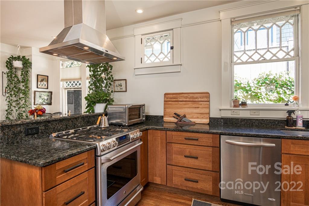 7 Oak Park Road Asheville NC 28801