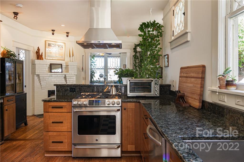 7 Oak Park Road Asheville NC 28801
