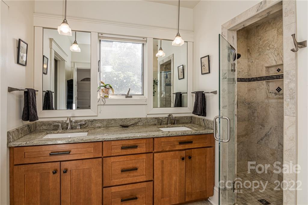 7 Oak Park Road Asheville NC 28801