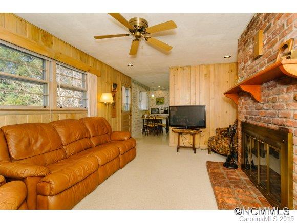 20 Deanwood Circle Asheville NC 28803