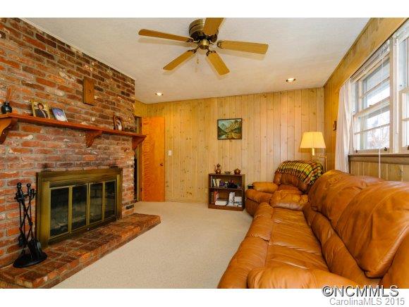 20 Deanwood Circle Asheville NC 28803