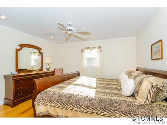 20 Deanwood Circle Asheville NC 28803
