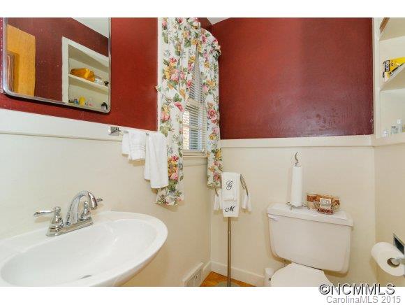 20 Deanwood Circle Asheville NC 28803