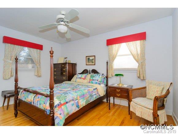 20 Deanwood Circle Asheville NC 28803