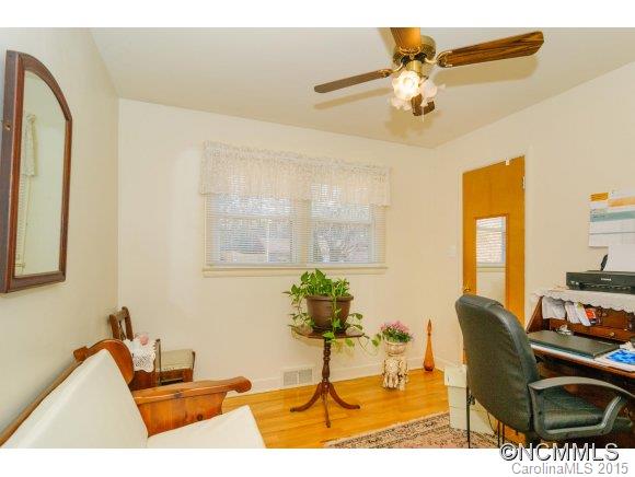 20 Deanwood Circle Asheville NC 28803