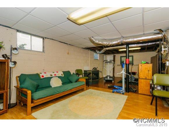 20 Deanwood Circle Asheville NC 28803