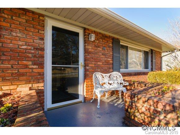 20 Deanwood Circle Asheville NC 28803