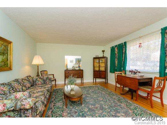 20 Deanwood Circle Asheville NC 28803