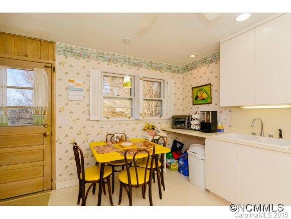 20 Deanwood Circle Asheville NC 28803