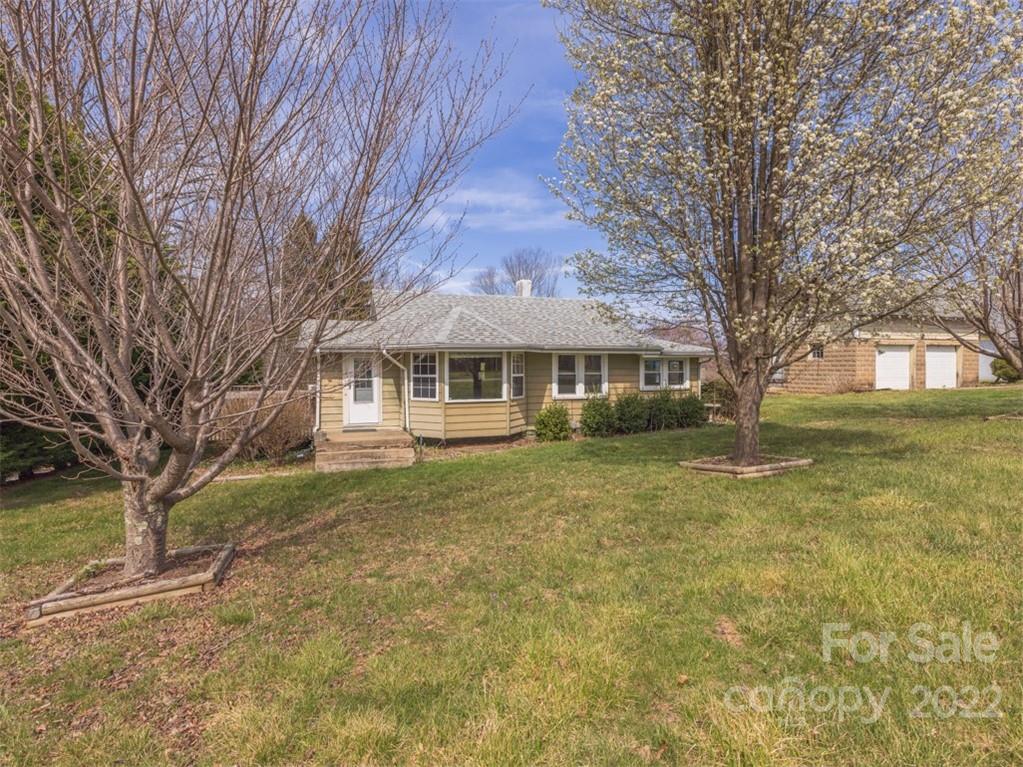 23 Gossett Road Candler NC 28715