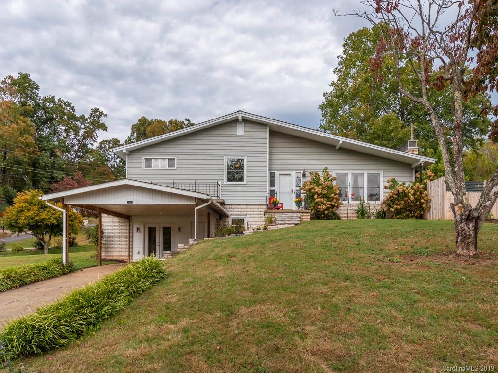 21 Club Knoll Avenue Waynesville NC 28786
