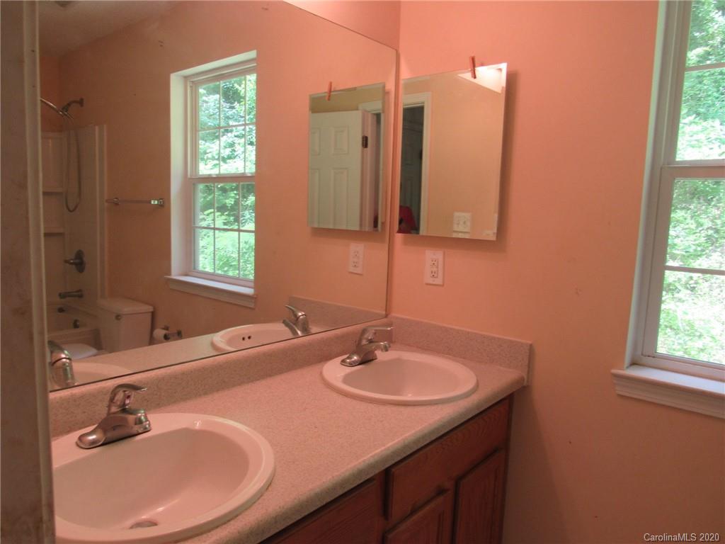747 Osborne Road Clyde NC 28721