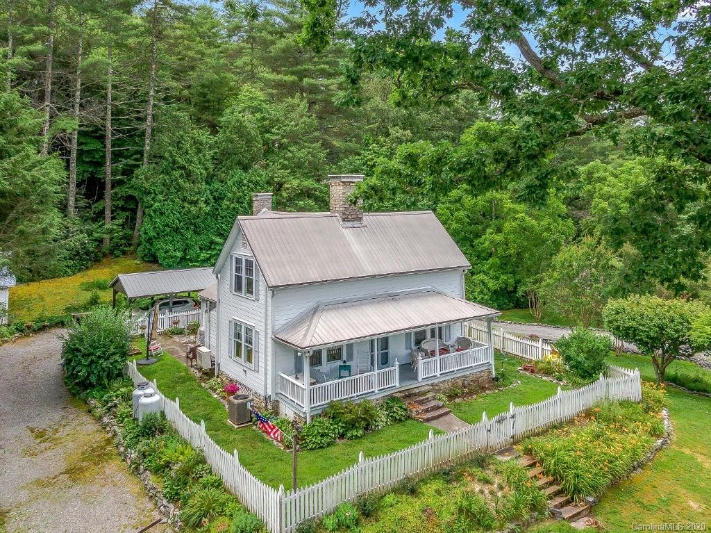 95 Hubbard Circle Penrose NC 28766