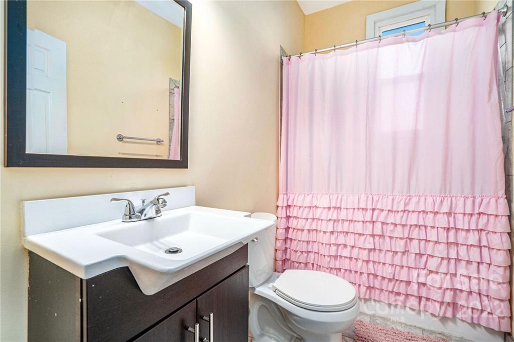 615 E Sycamore Street Lincolnton NC 28092