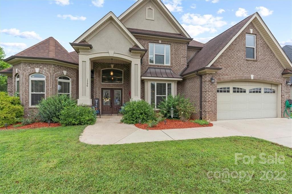 1756 White Water Court Hickory NC 28602