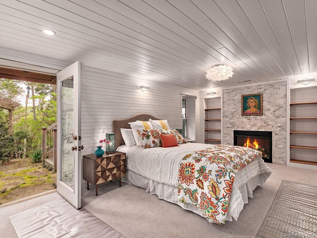 16 Baird Lane Asheville NC 28804