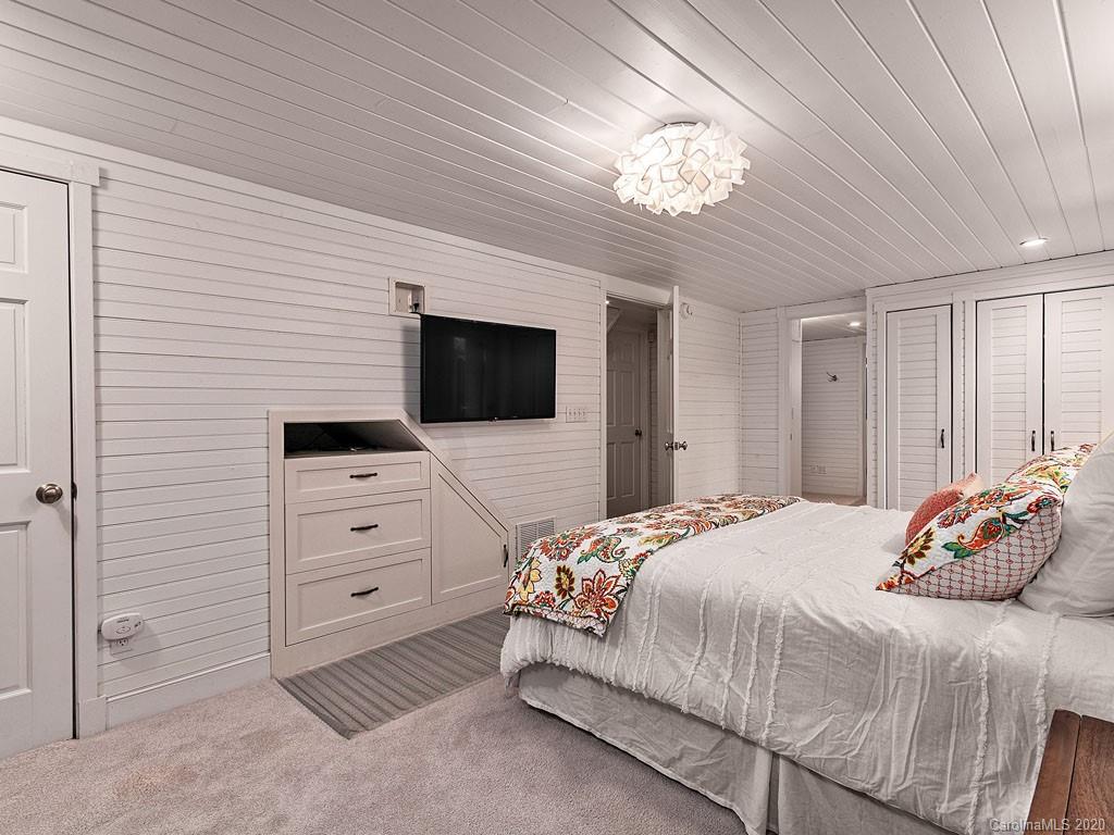 16 Baird Lane Asheville NC 28804