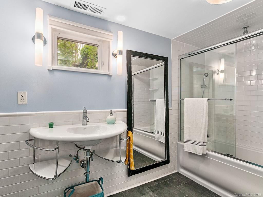 16 Baird Lane Asheville NC 28804