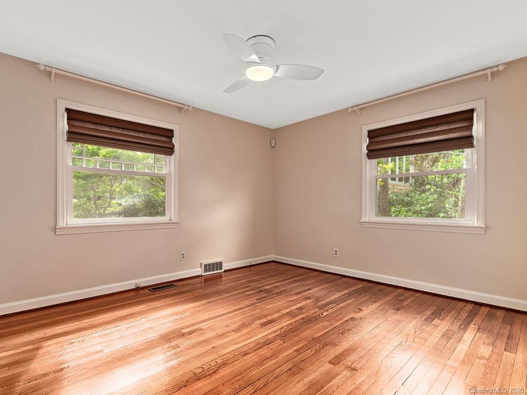 16 Baird Lane Asheville NC 28804