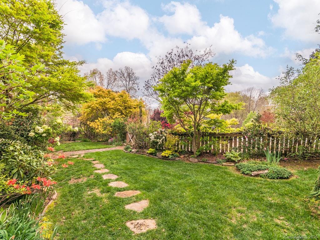 16 Baird Lane Asheville NC 28804