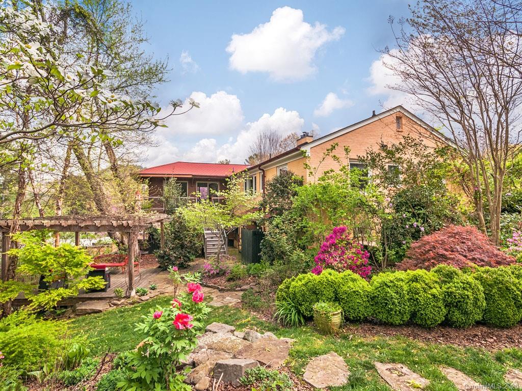 16 Baird Lane Asheville NC 28804