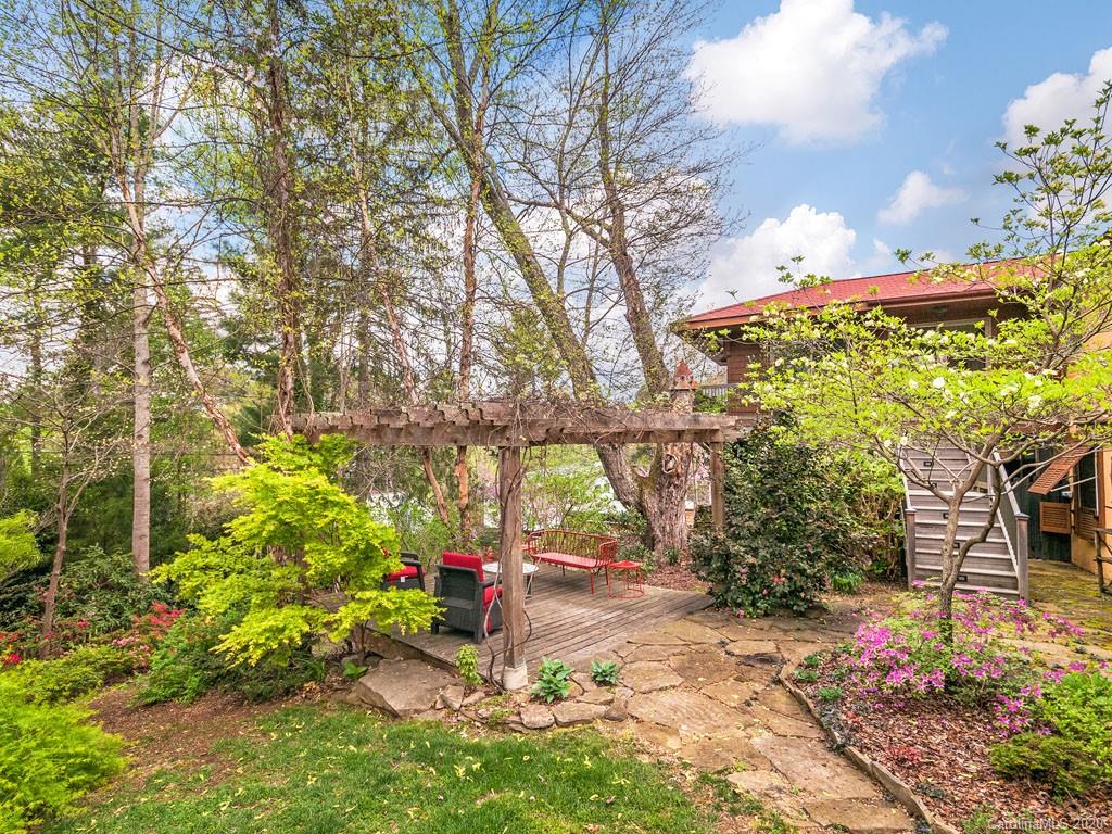 16 Baird Lane Asheville NC 28804