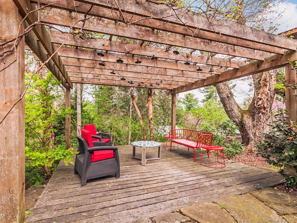 16 Baird Lane Asheville NC 28804