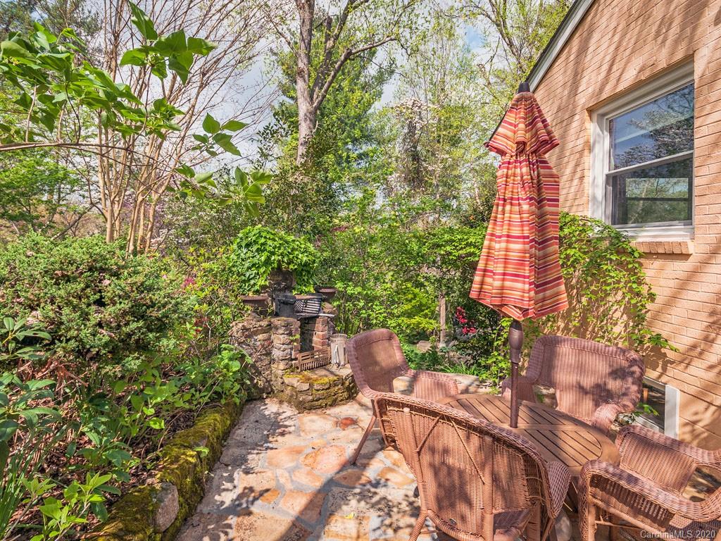 16 Baird Lane Asheville NC 28804