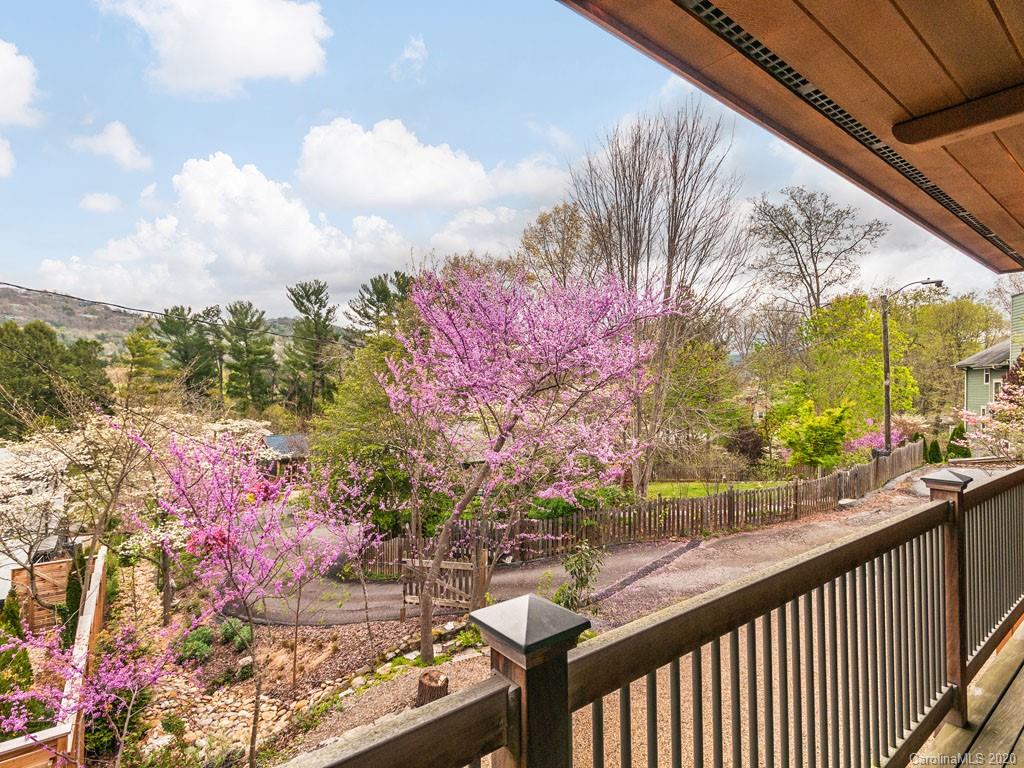 16 Baird Lane Asheville NC 28804