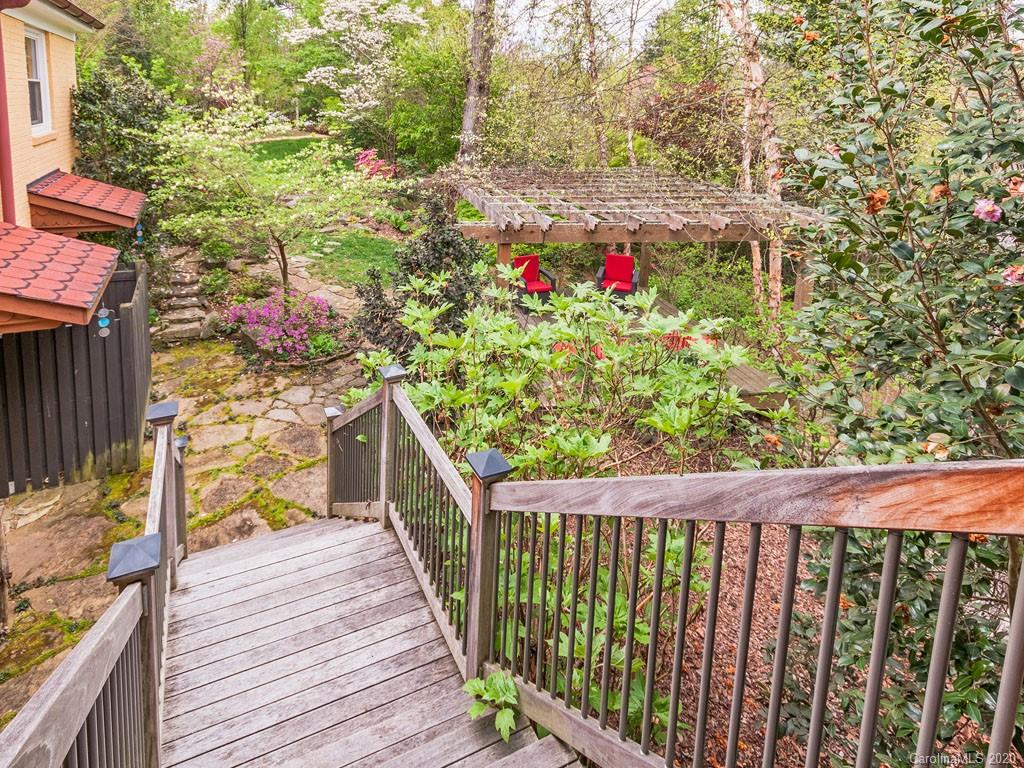 16 Baird Lane Asheville NC 28804