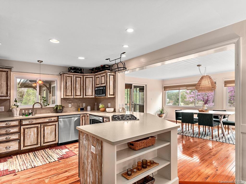 16 Baird Lane Asheville NC 28804