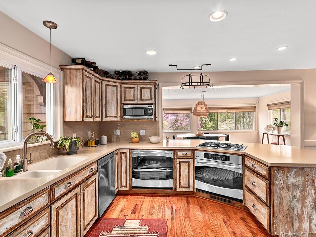 16 Baird Lane Asheville NC 28804
