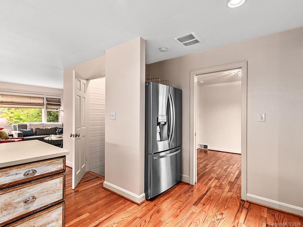 16 Baird Lane Asheville NC 28804