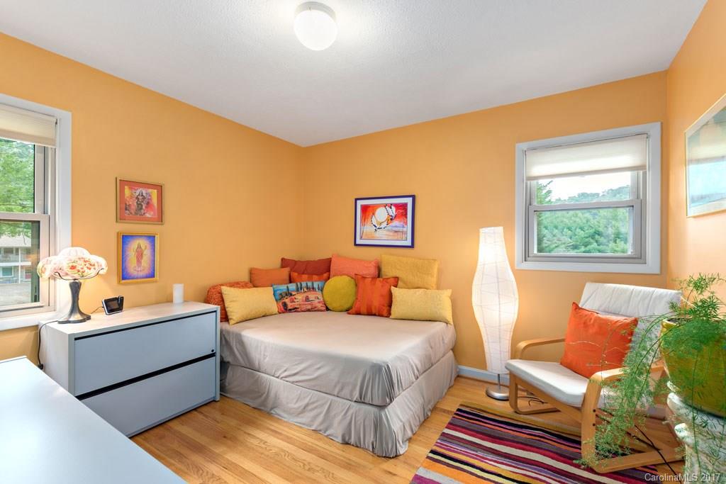 8 Rolling View Drive Asheville NC 28805