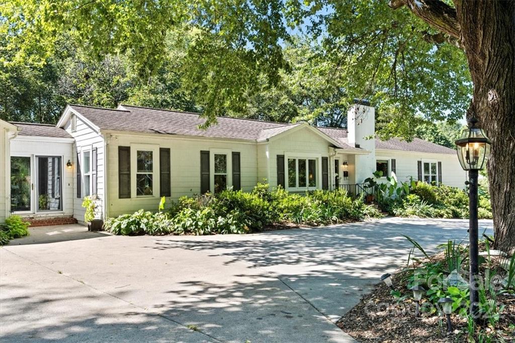 89 19th Avenue NW Hickory NC 28601