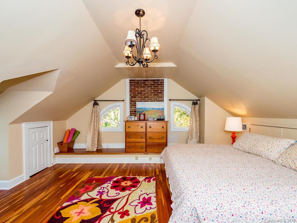 35 Oak Lane Asheville NC 28801