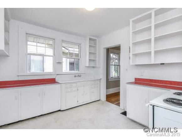 33 Madeline Avenue Asheville NC 28806
