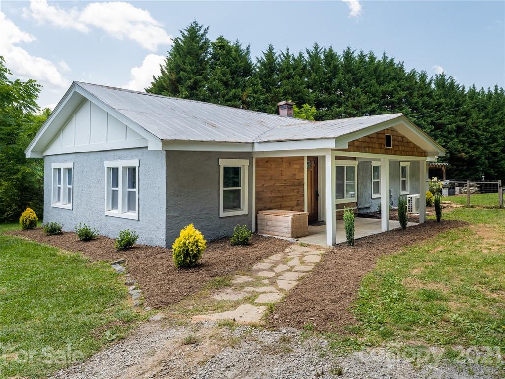 115 James E Davis Drive Mills River NC 28759