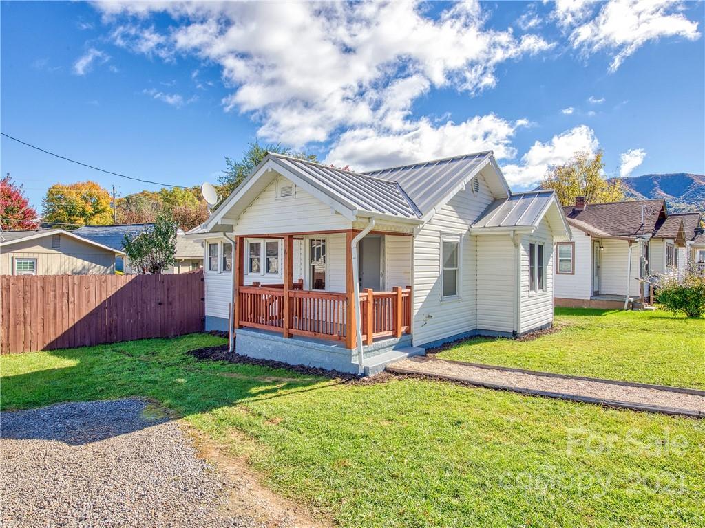 417 Riverbend Street Waynesville NC 28786