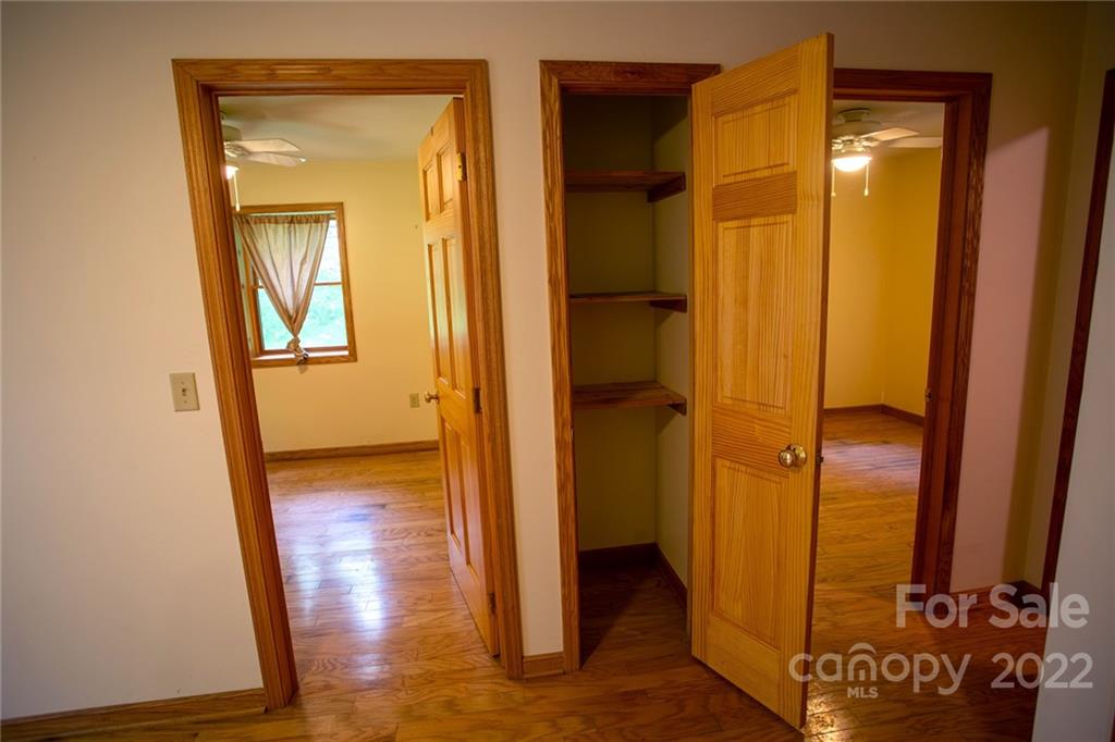 462 Governors View Road Asheville NC 28805
