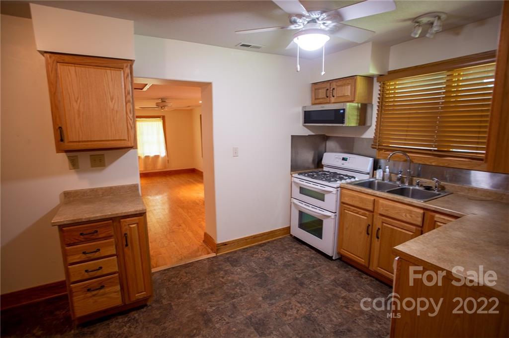 462 Governors View Road Asheville NC 28805