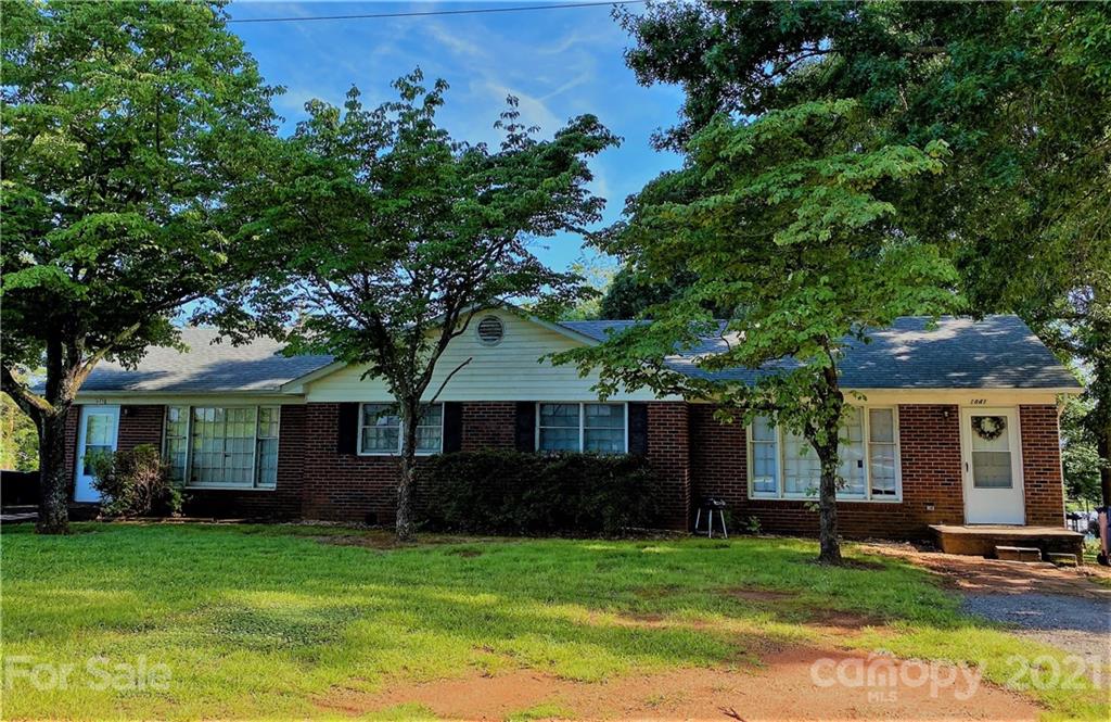 1841/1843 Lazenby Street Newton NC 28658